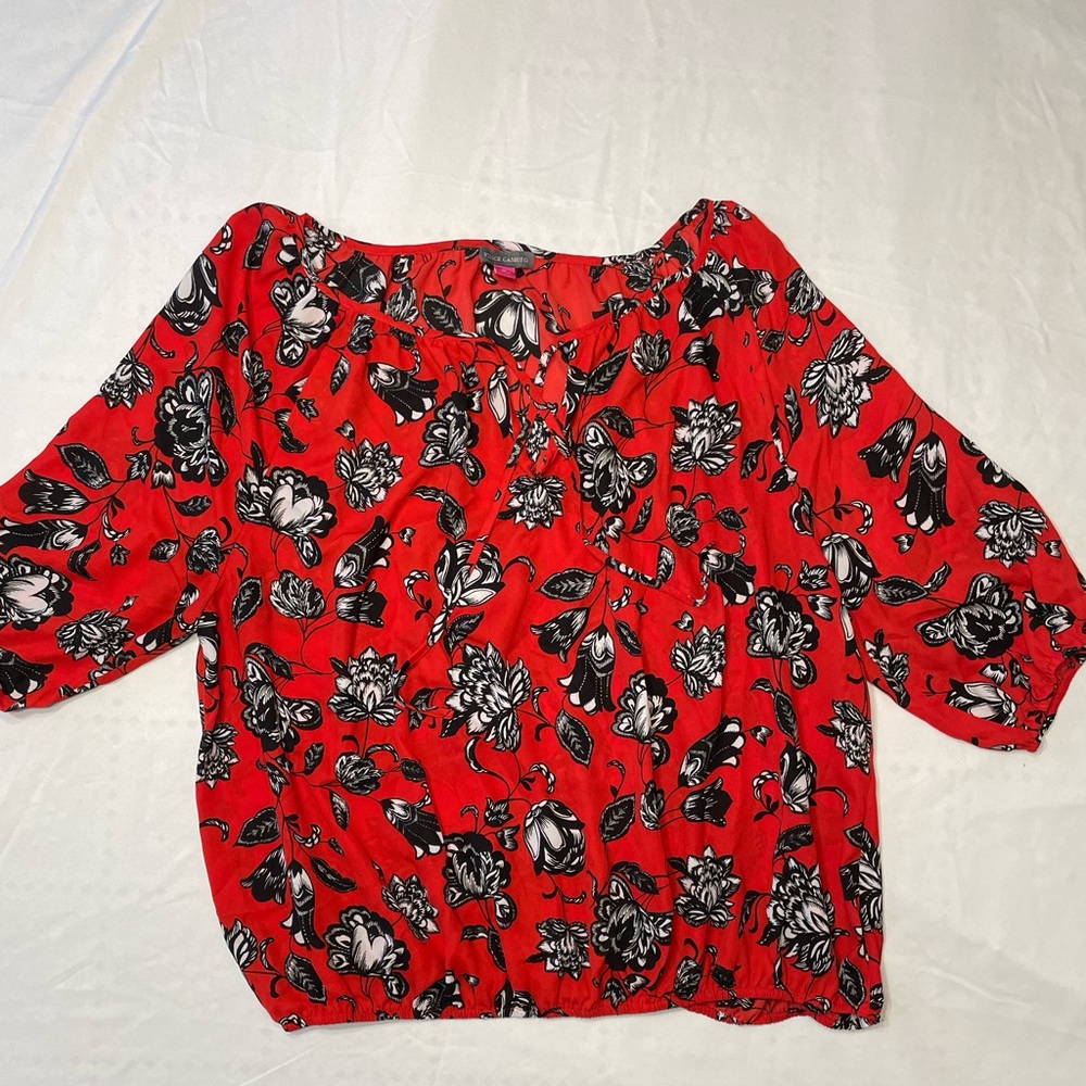 Vince Camuto Floral red white and black